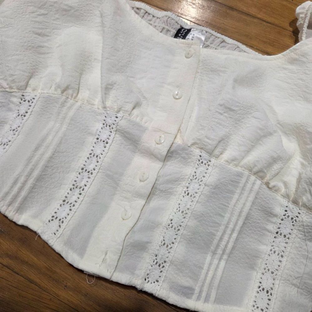 H&M Lace-Detail Crêped Blouse White Puff Sleeve Top - Picture 5 of 10